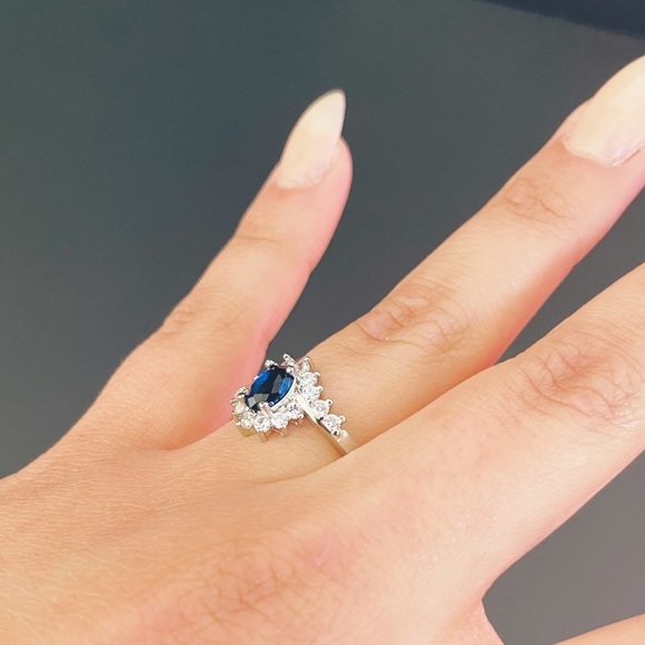 925 Sterling Silver Ring Sapphire Cubic Zirconia - Picture 7 of 9